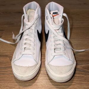 Women’s Nike Blazer Mid 77’s